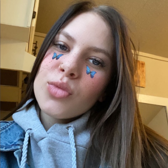 Meet your Posher, Fallon - Picture 1 of 1